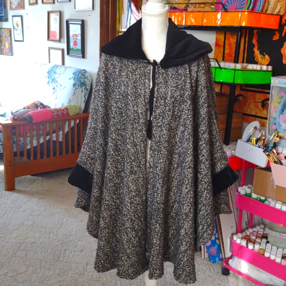 VTG Brown Green tweed open front Cape poncho crushed Velvet sleeves and collar
